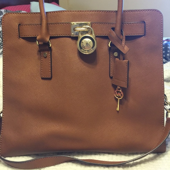 Michael Kors Handbags - Michael Kors “Hamilton” Bag in LG